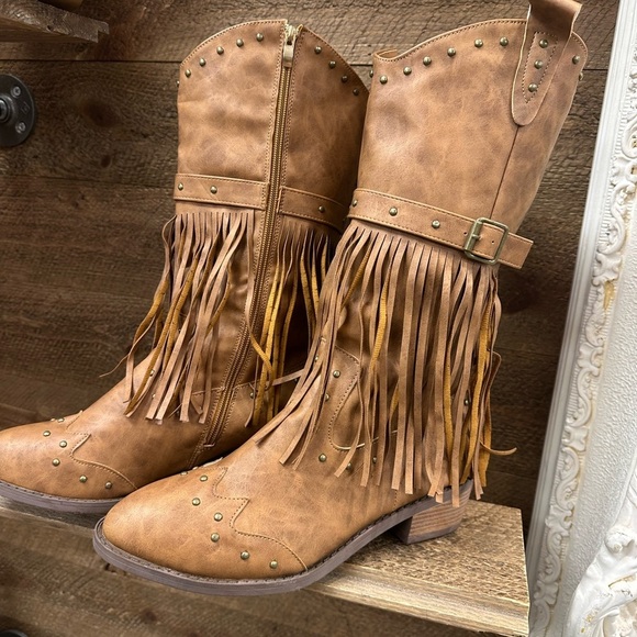 Western Fringe Studded Mid-Calf Boots – Tan – Size 42 - Picture 3 of 7